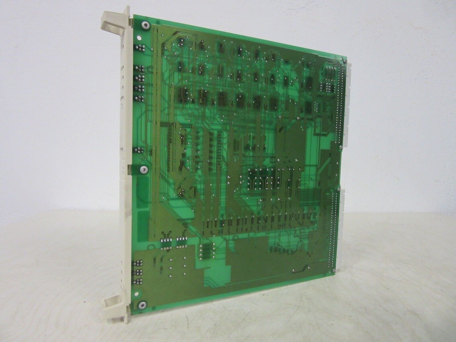 ABB DSQC 256 A 3HAB 2211-1/1 Control Board