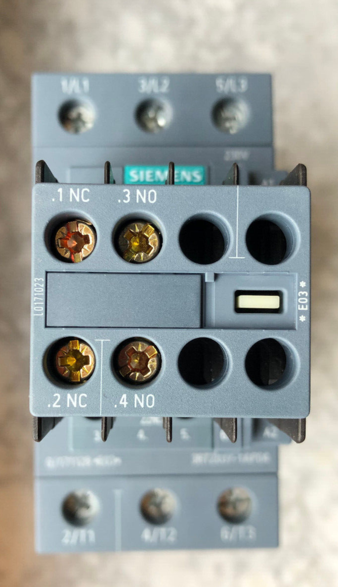 Siemens Schütz Contactor 3RT2037-1AP04 65A, 400V, 30KW