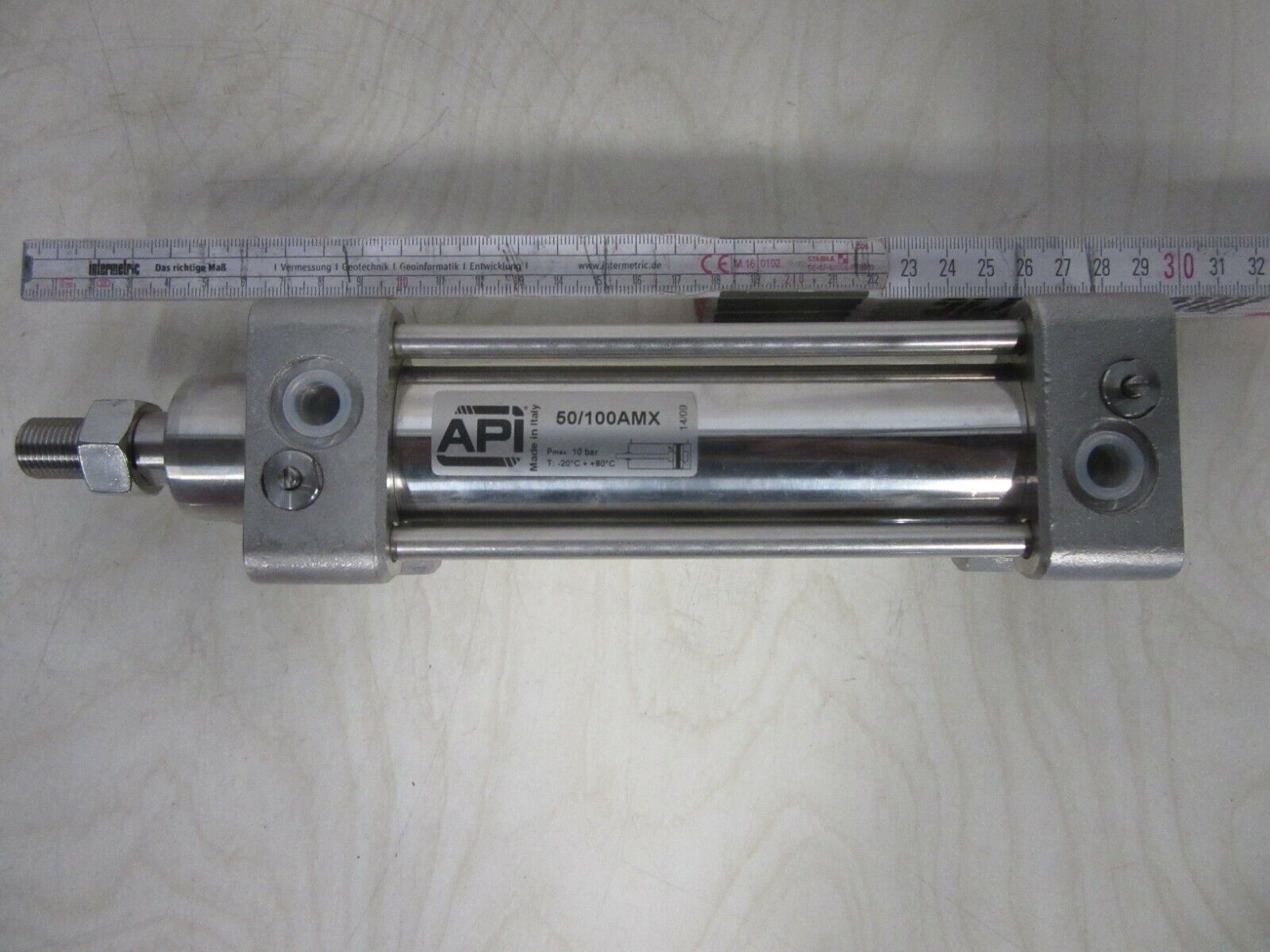 API A.P.I. 50/100AMX PNEUMATIC DOUBLE ACTING STAINLESS STEEL CYLINDER