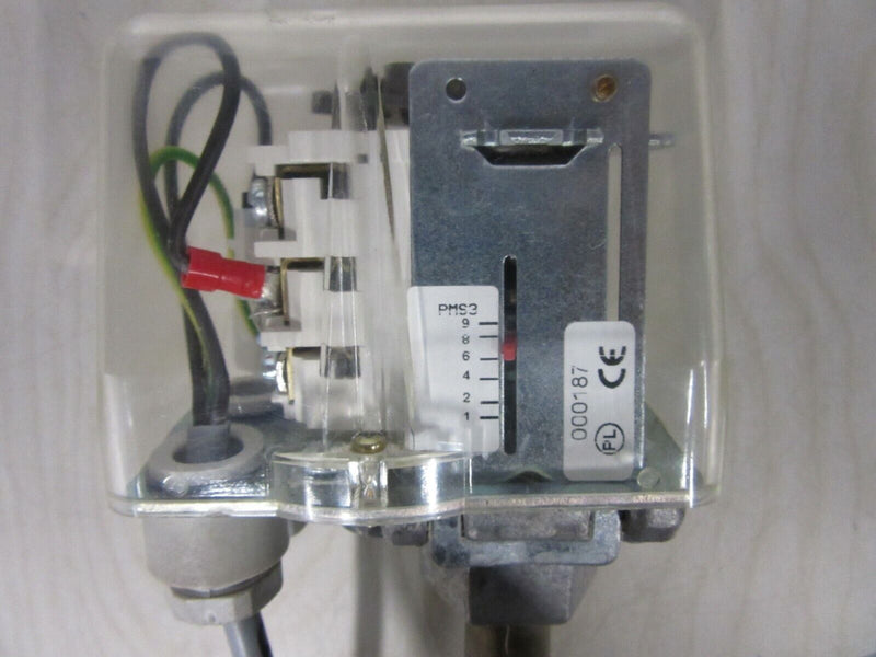 minimax Standard-Druckschalter PMS-3 mit Wika Druckmanometer 16 bar