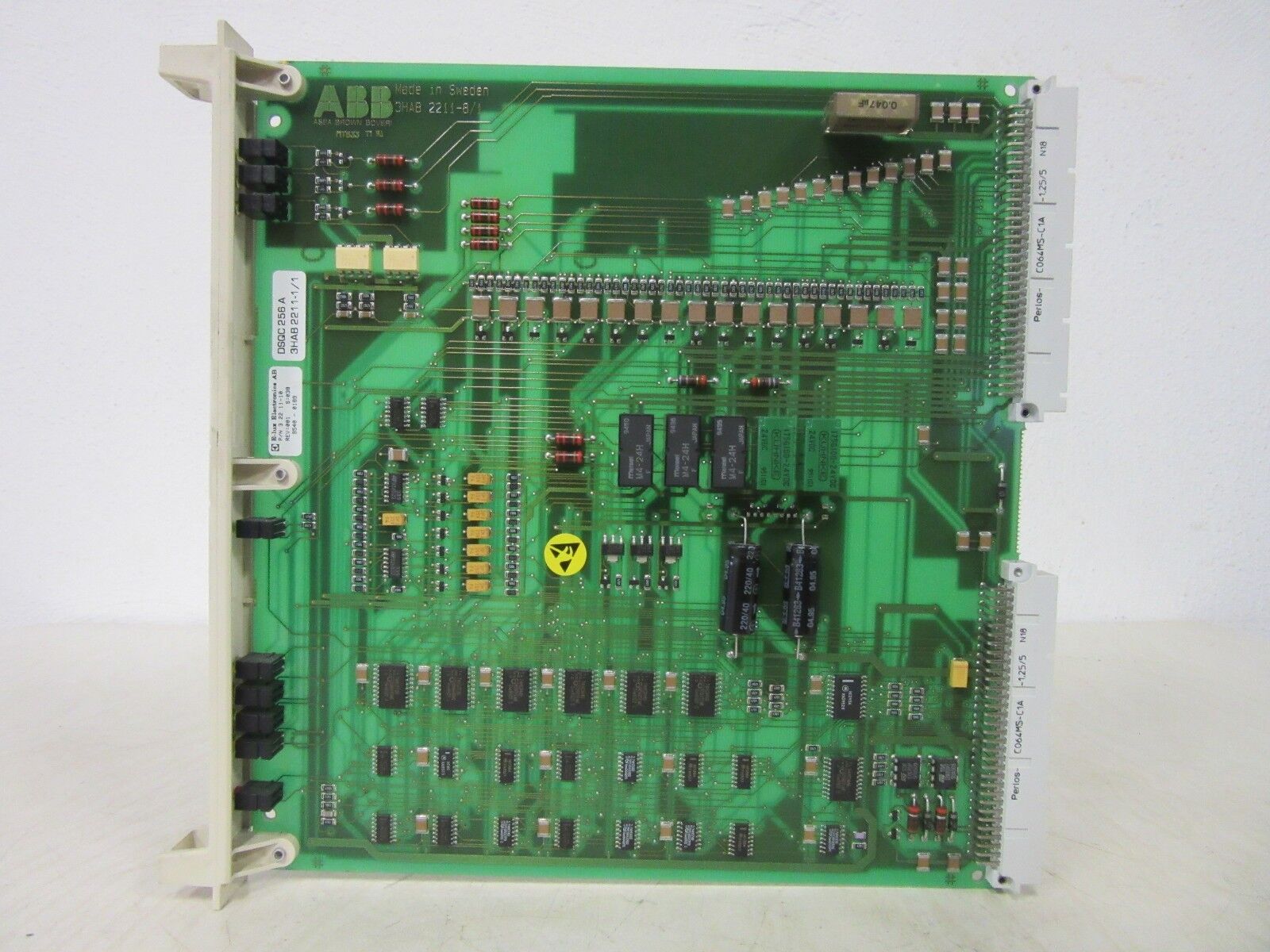 ABB DSQC 256 A 3HAB 2211-1/1 Control Board