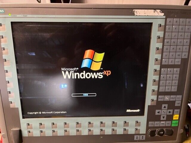 SIEMENS SIMATIC  6AV7873-0BA20-1AC0 Panel PC 677B(AC) 15" Key