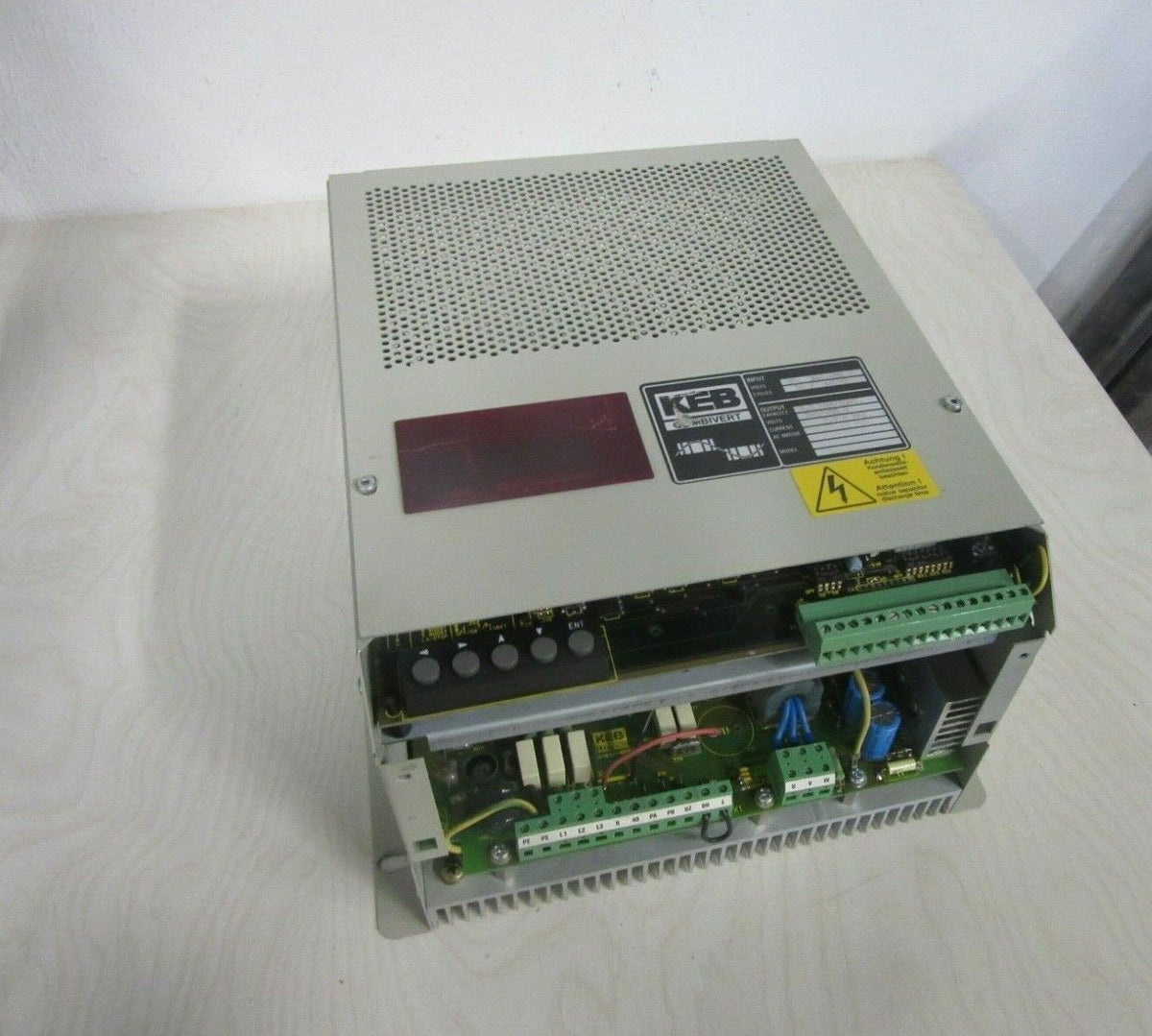 KEB Electronic Combivert 12.56.20A-338L 5,5KVA Frequenzumrichter