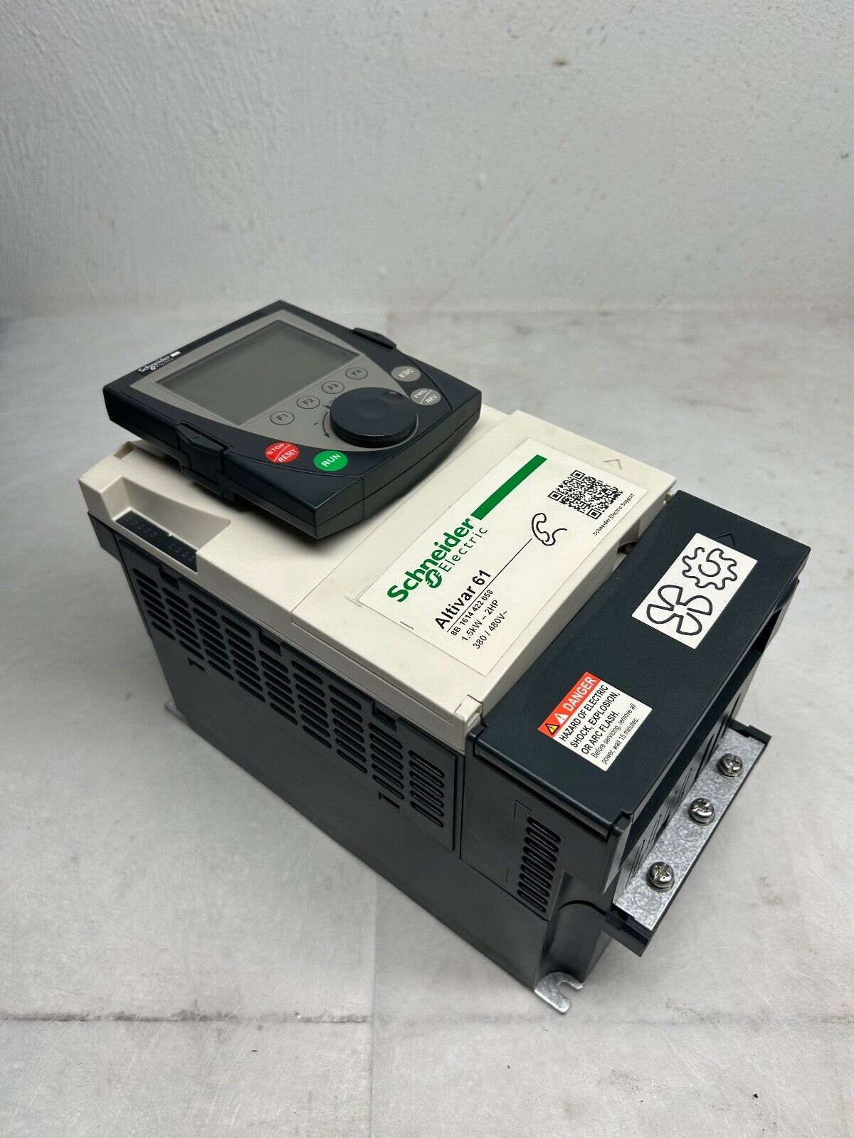 Schneider Electric Frequenzumrichter ALTIVAR 61 ATV61HU15N4 1,5KW