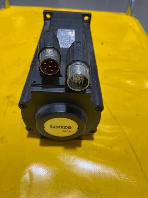 Lenze Servo Motor Typ MCS 12l41-RS0P2-A19N-ST5S00N-R1SU ID.NR. 15328568
