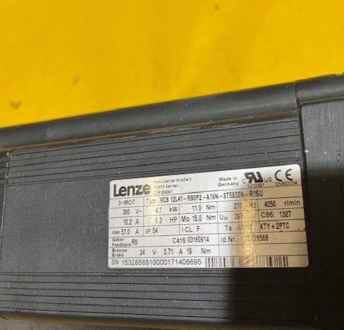 Lenze Servo Motor Typ MCS 12l41-RS0P2-A19N-ST5S00N-R1SU ID.NR. 15328568