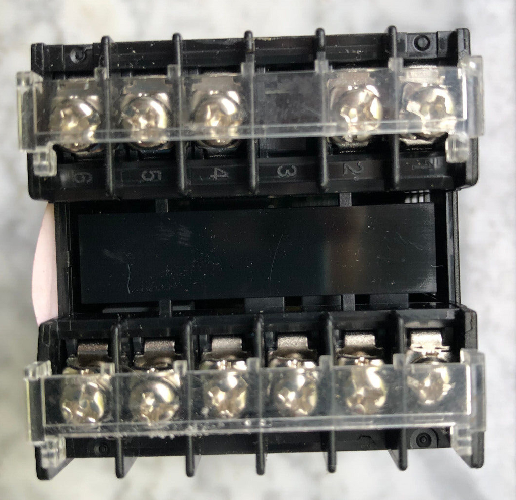 OMRON E5CC-QX3A5M-000 Digital Controller