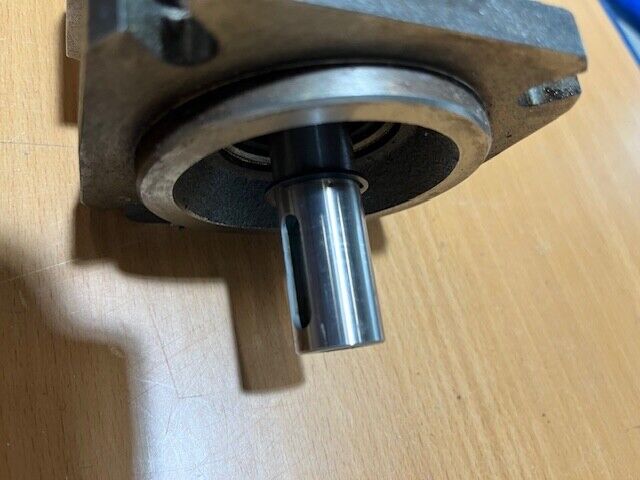 Rexroth Hydraulik pumps PGP2-22/006RE20VE4 MNR. R900932129