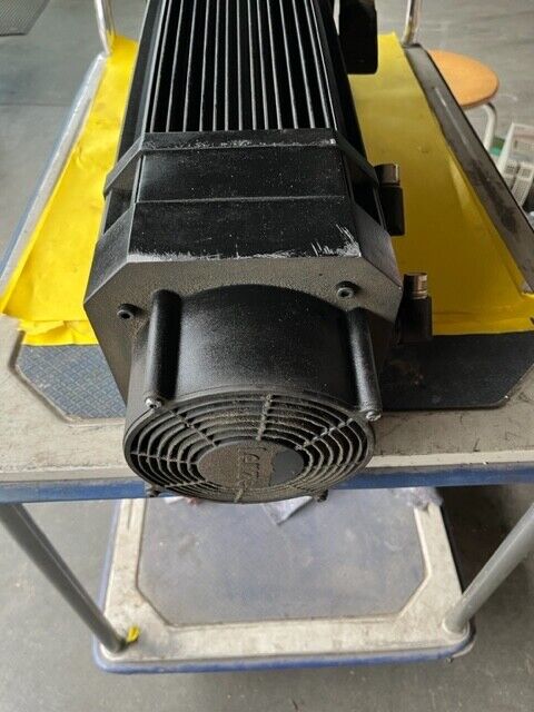 Lenze TYP MCA 19S35-SRMP1-Z0G0-ST5F10N-R0SU GEBER FEEDBACK AM1024-8V-H BRAKE 24V