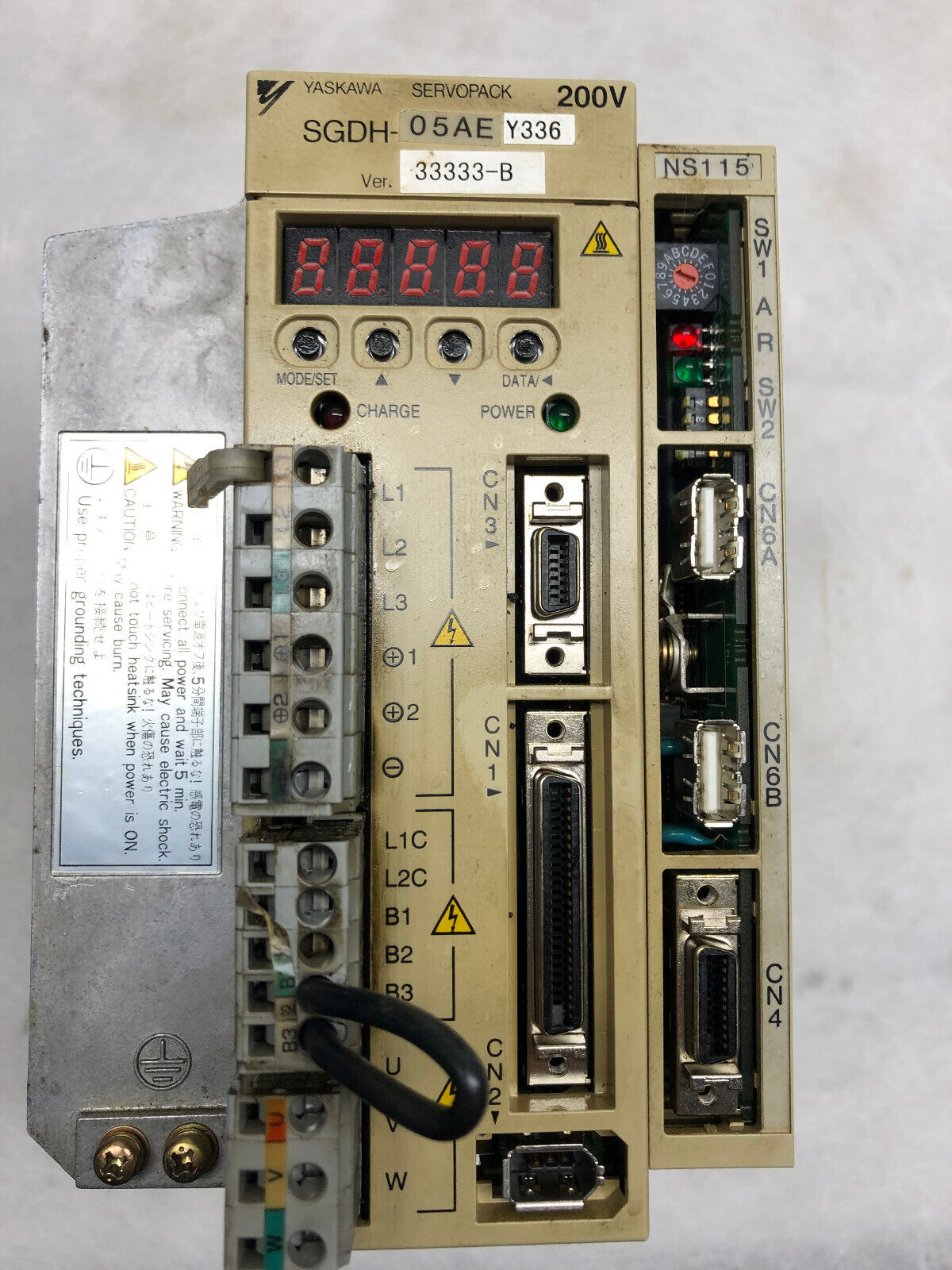 YASKAWA SERVOPACK Model SGDH-05AEY336 mit JUSP-NS115Y22