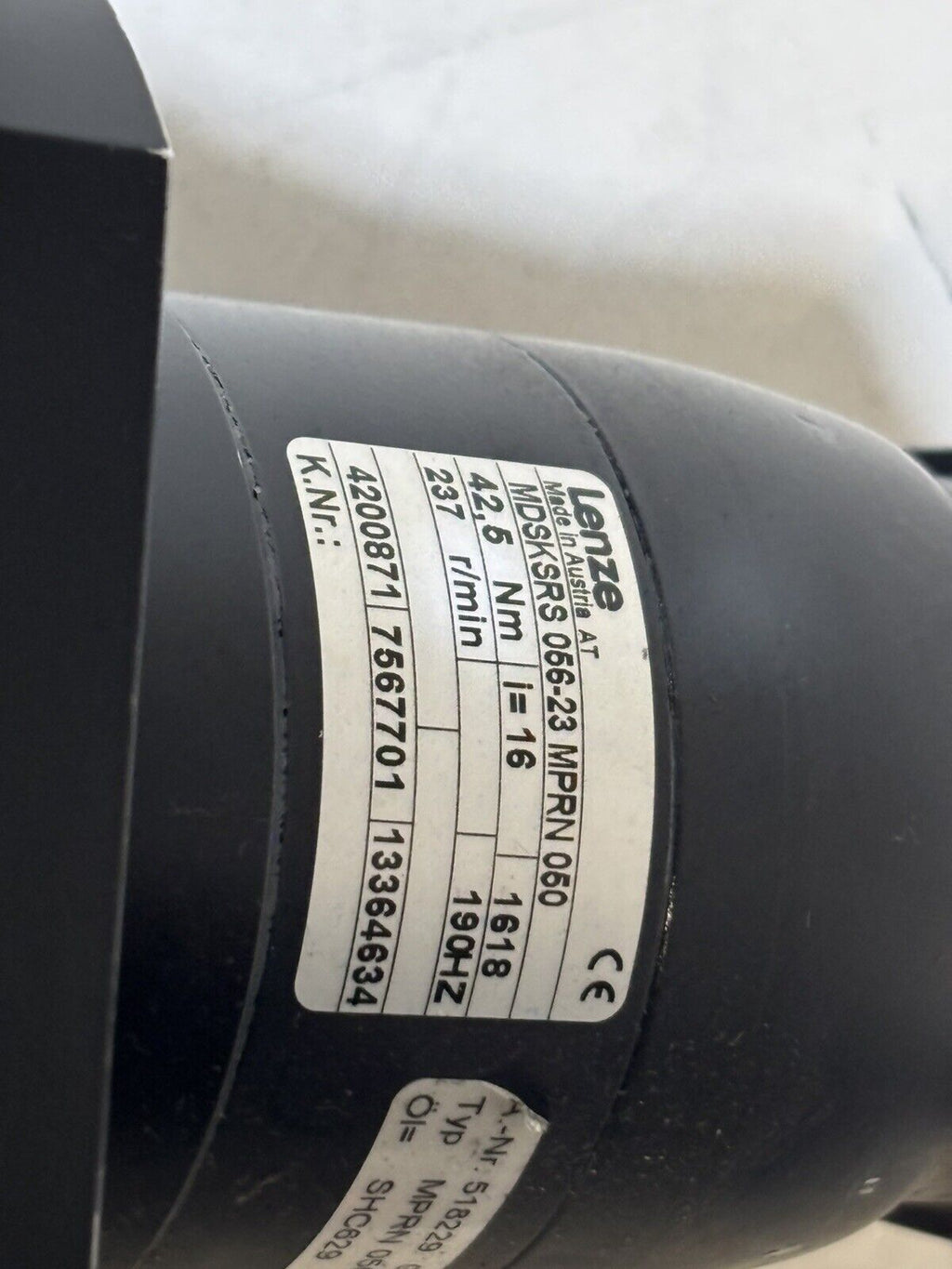 Lenze MDSKSRS056-23 Servomotor ID: 15001480 + Vogel MPRN050 Getriebe ID: 300387