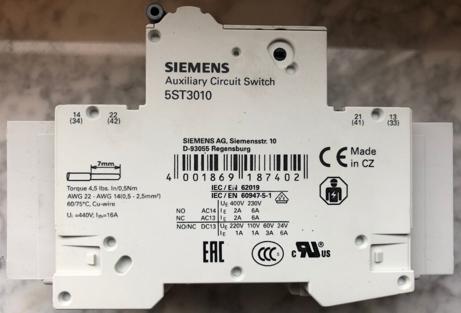 SIEMENS 5SJ4204-7HG42 (4A) LEITUNGSSCHUTZSCHALTER mit Hilfsschütz 5ST3010