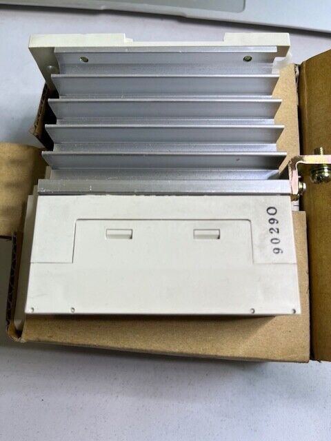 SIEMENS Halbleiterschütz 3RF1211-0FC04 - 5-24VDC-10A-240VAC
