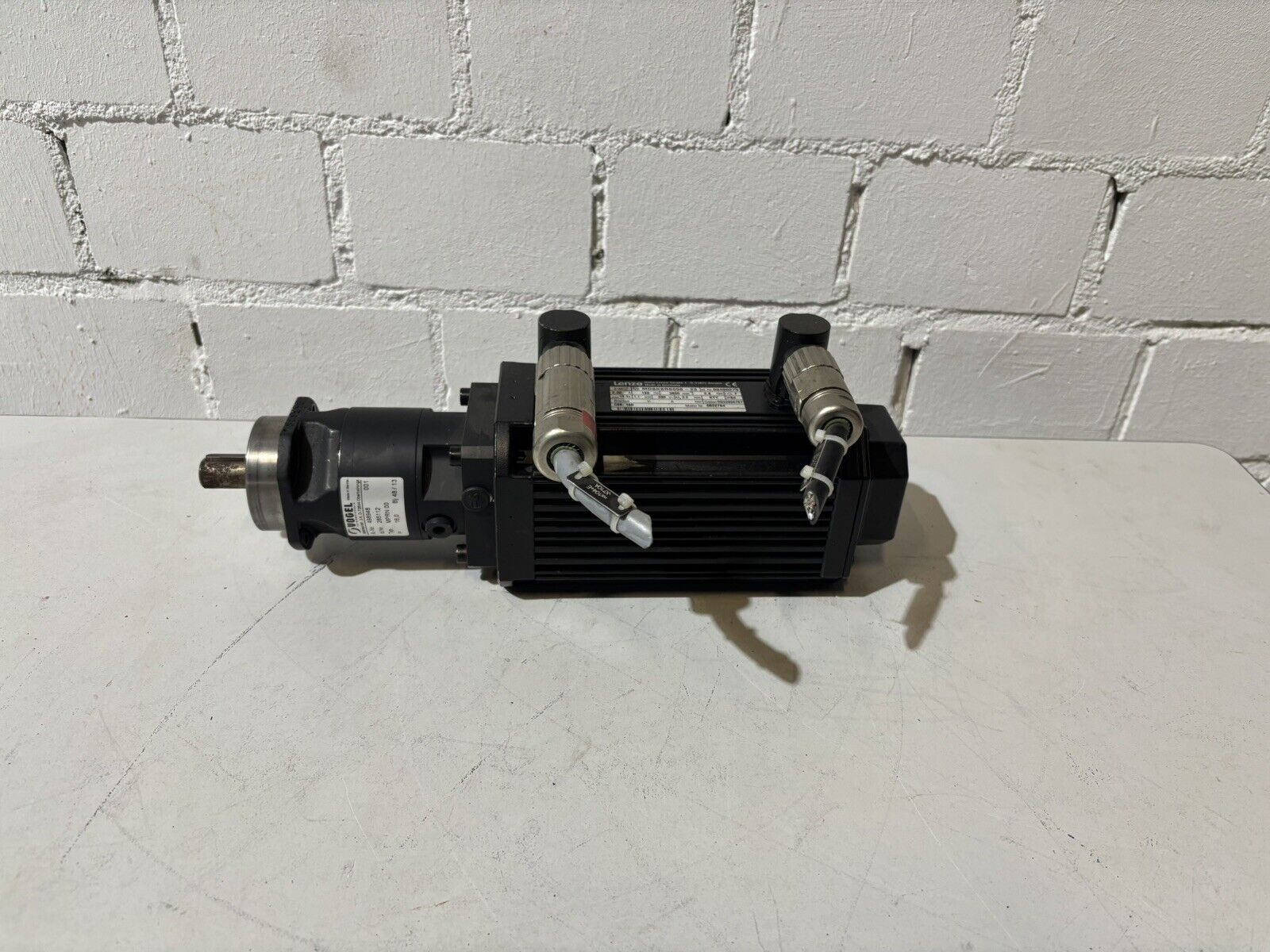 Lenze MDSKSRS056-23 Servomotor ID: 00400279 + Vogel MPRN000 Getriebe ID: 285112