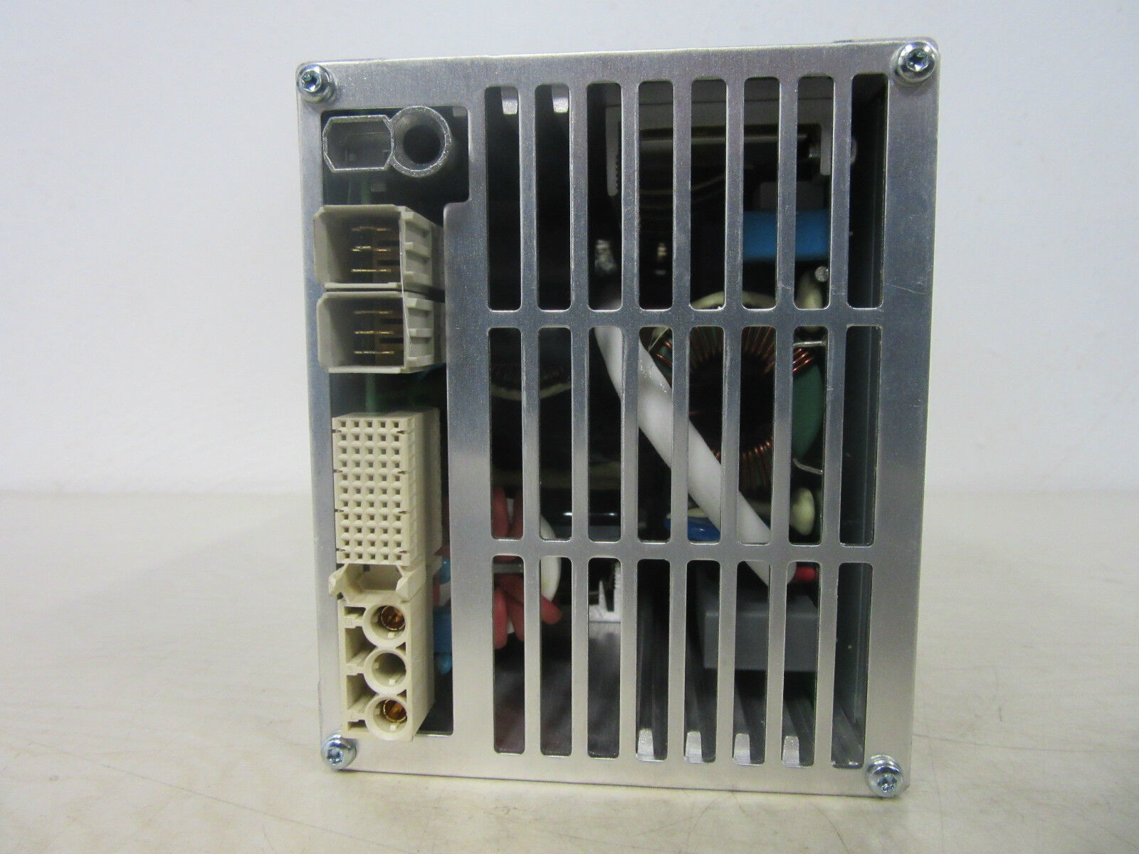 Eltek Valere HR1400; E60/21 AC Input: 110Vac-240Vac Gleichrichter