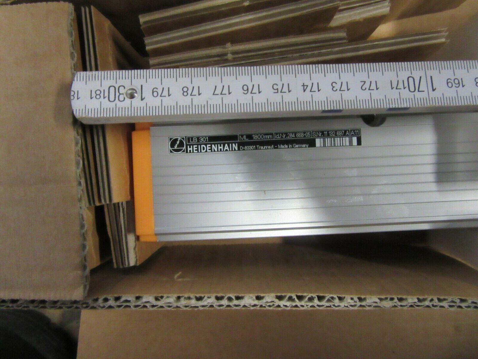 HEIDENHAIN LB301 ML 1800mm Id.Nr.284 668-05 28468805