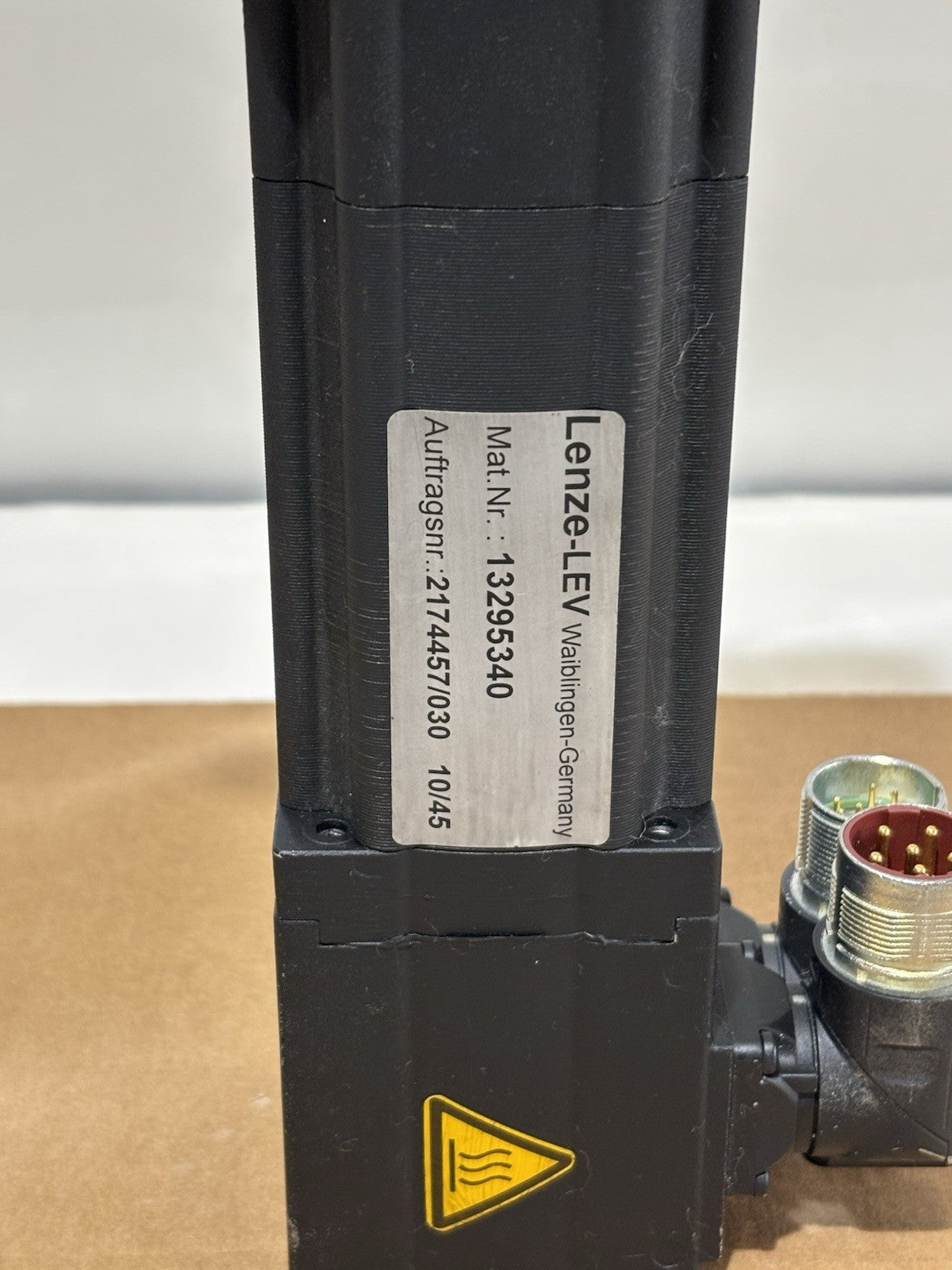 LENZE MCS 06I41-RS0P1-A11N-ST5S00N-R0SU 15064992 Vogel SKN 050 298317