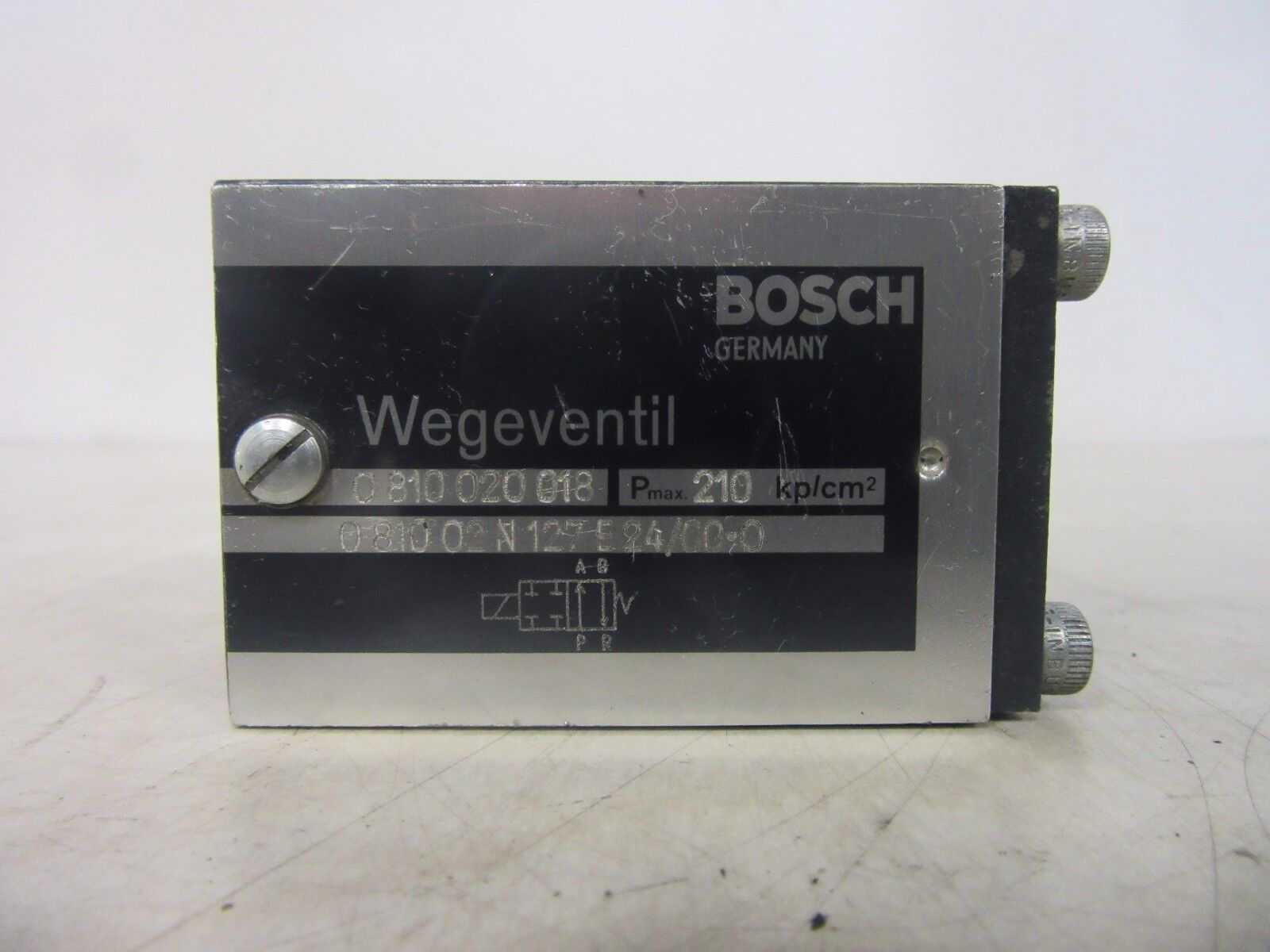 BOSCH 0 810 020 018 Pmax 210 kp/cm² -unused-