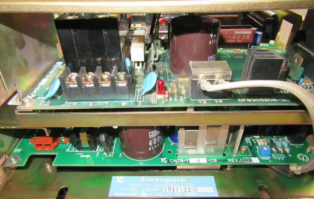 Yaskawa Electric Servo Controller CACR-TS111Z1SR
