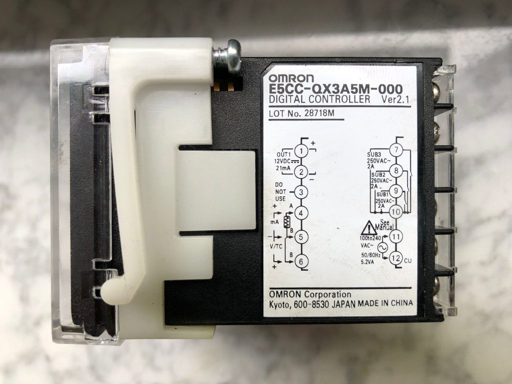 OMRON E5CC-QX3A5M-000 Digital Controller