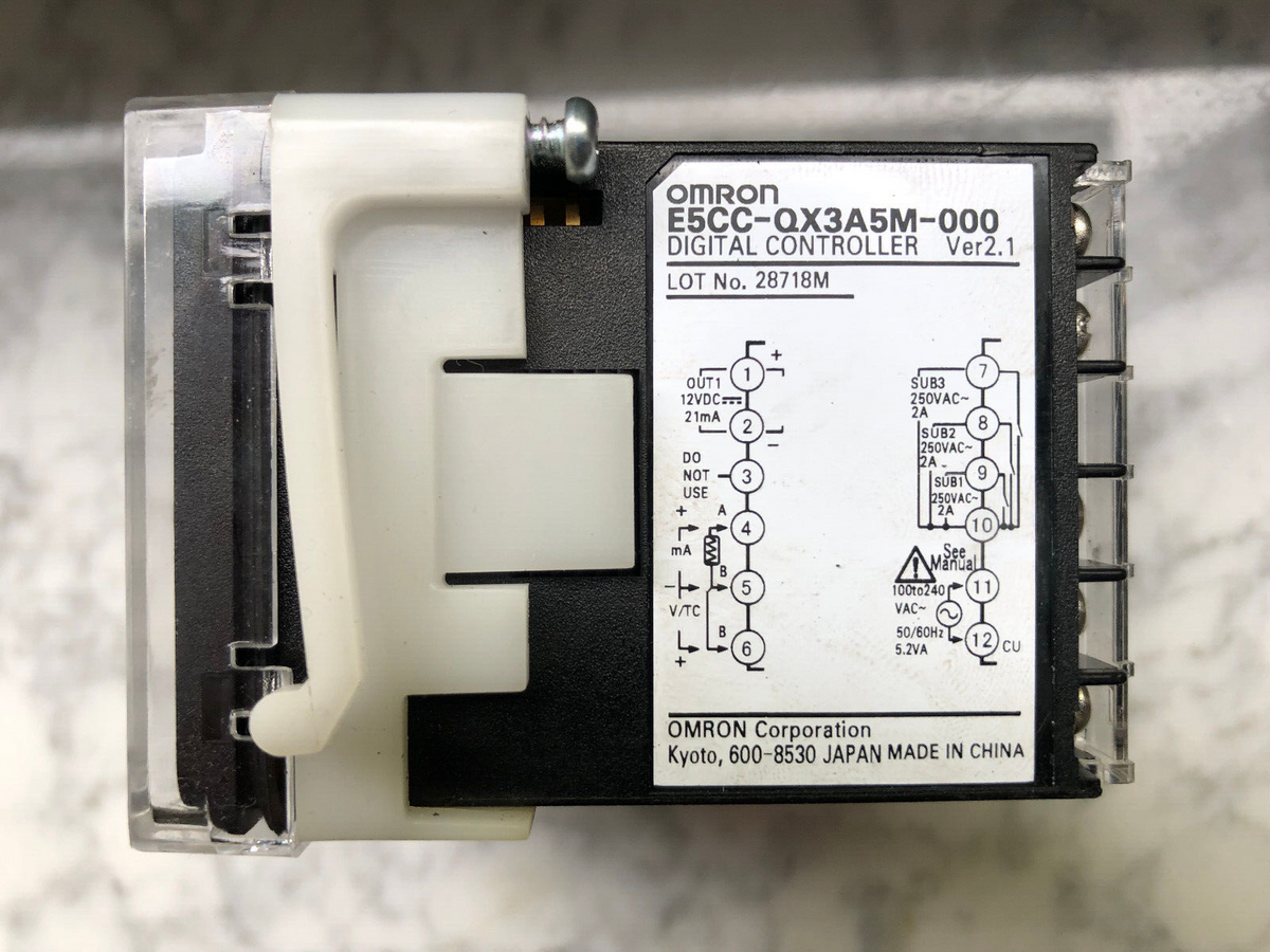 OMRON E5CC-QX3A5M-000 Digital Controller
