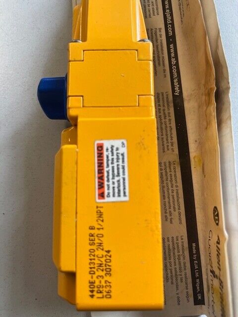 ALLEN Bradley Safety switch 440E-D13120 SER B LRS-3