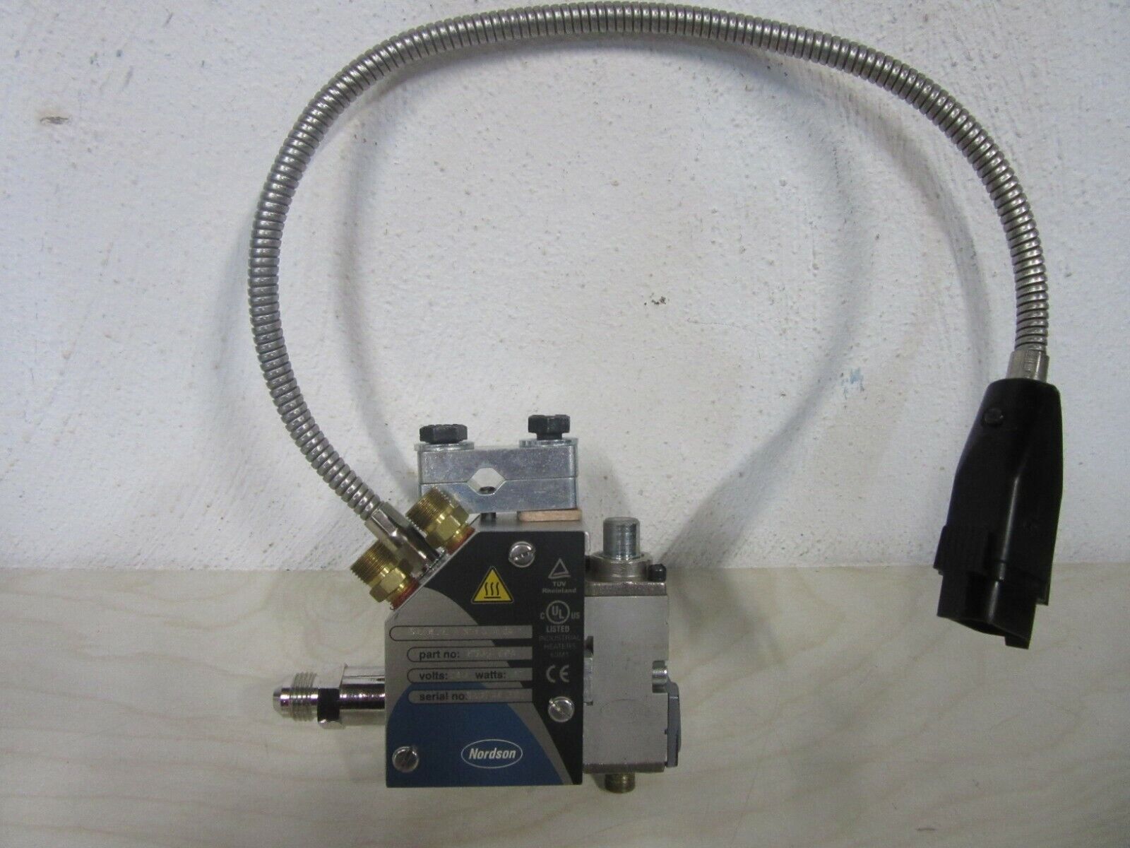 Nordson SOLIDBLUE A STD 01 A CA T 8505768A 240V 147 Watts 