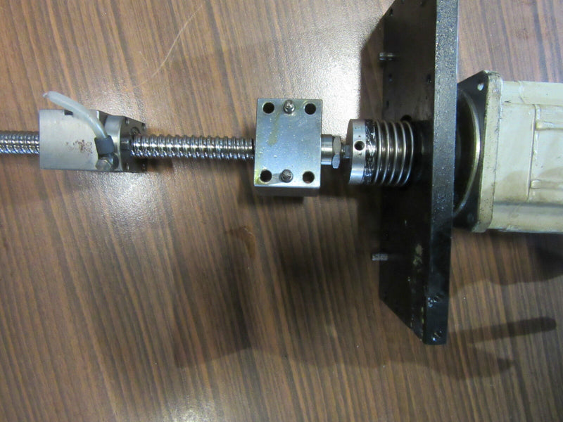 Mitsubishi AC Servo Motor HA 33NCB - S