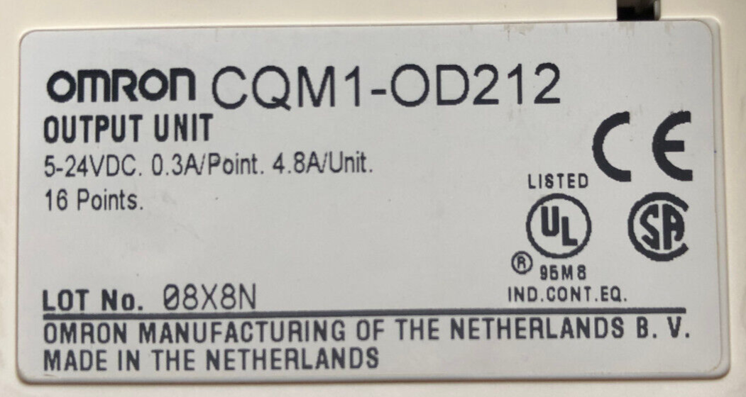 OMRON CQM1-OD212 Output-Unit, mit Abdeckung und Seitenabschluss