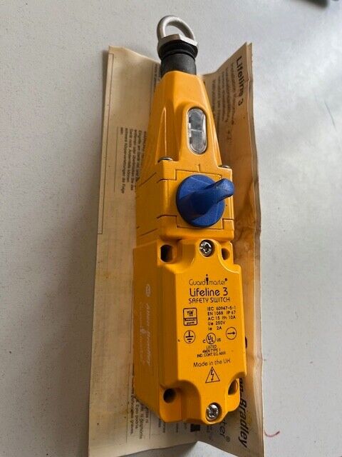ALLEN Bradley Safety switch 440E-D13120 SER B LRS-3