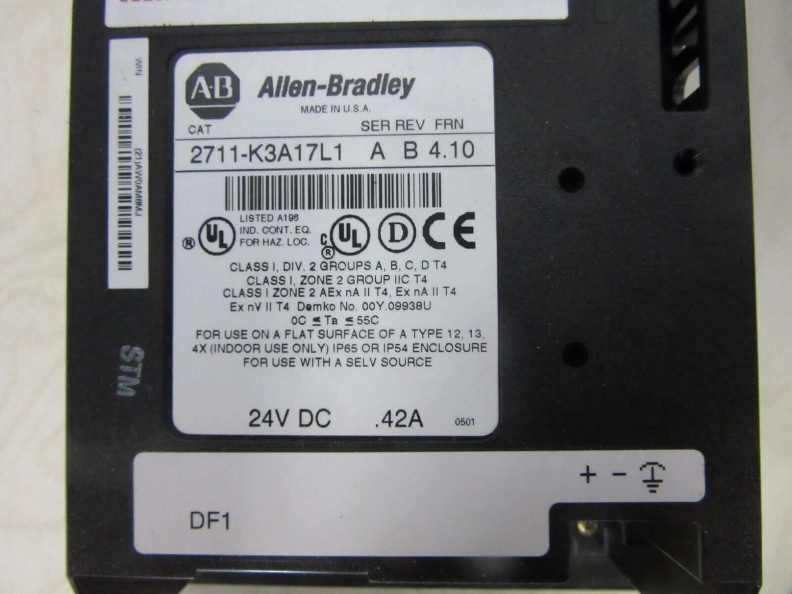 Allen Bradley Panelview 300 Operator Interface Panel Druckknopf 2711-K3A17L1