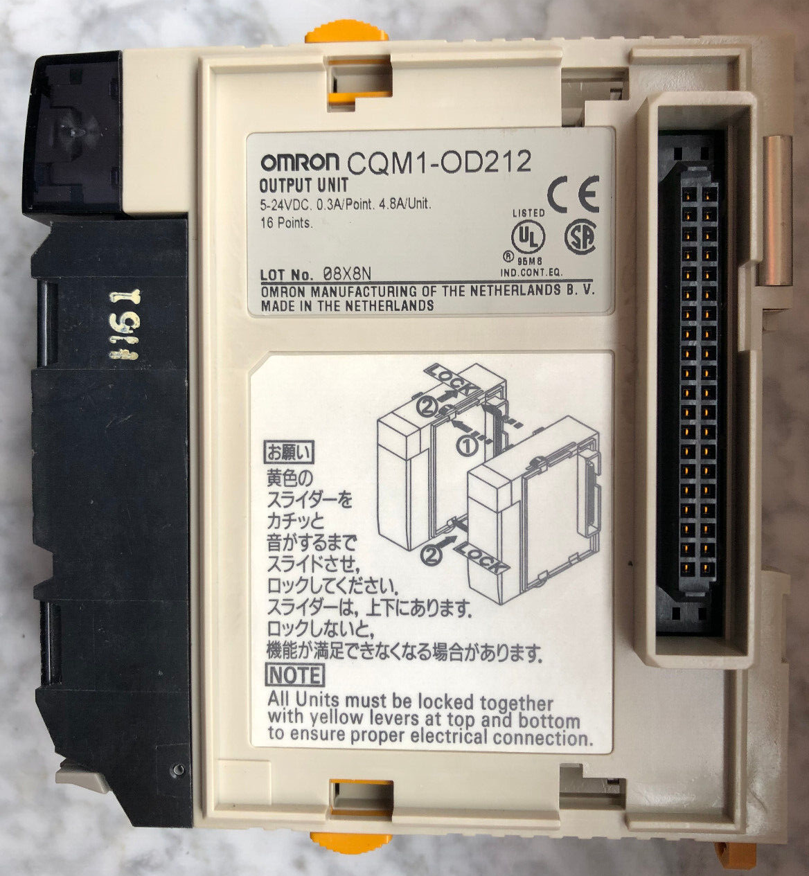 OMRON CQM1-OD212 Output-Unit, mit Abdeckung und Seitenabschluss