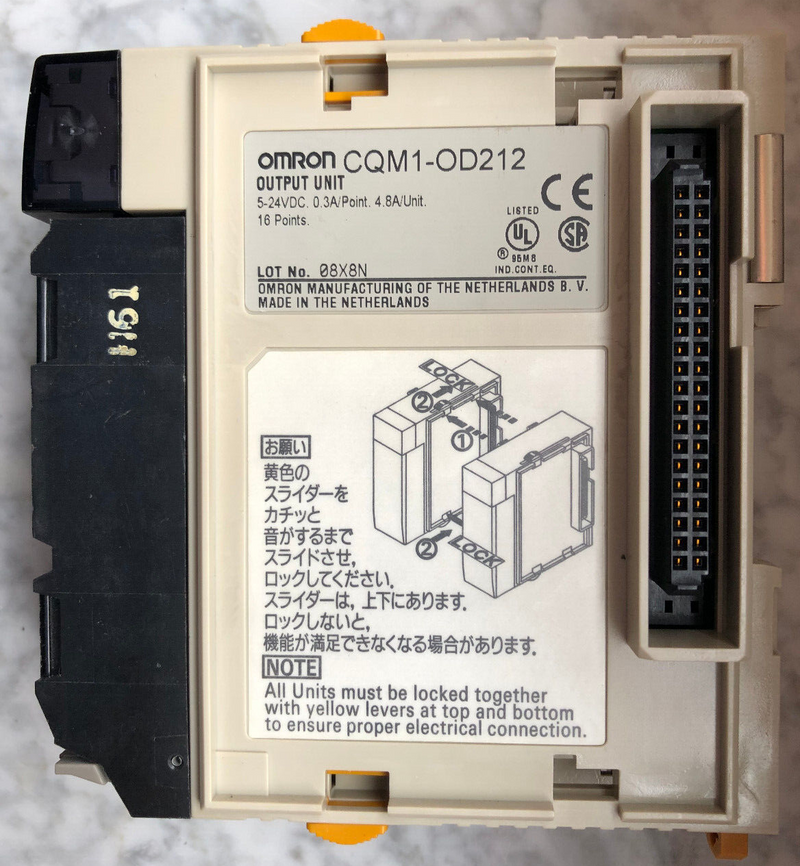 OMRON CQM1-OD212 Output-Unit, mit Abdeckung und Seitenabschluss