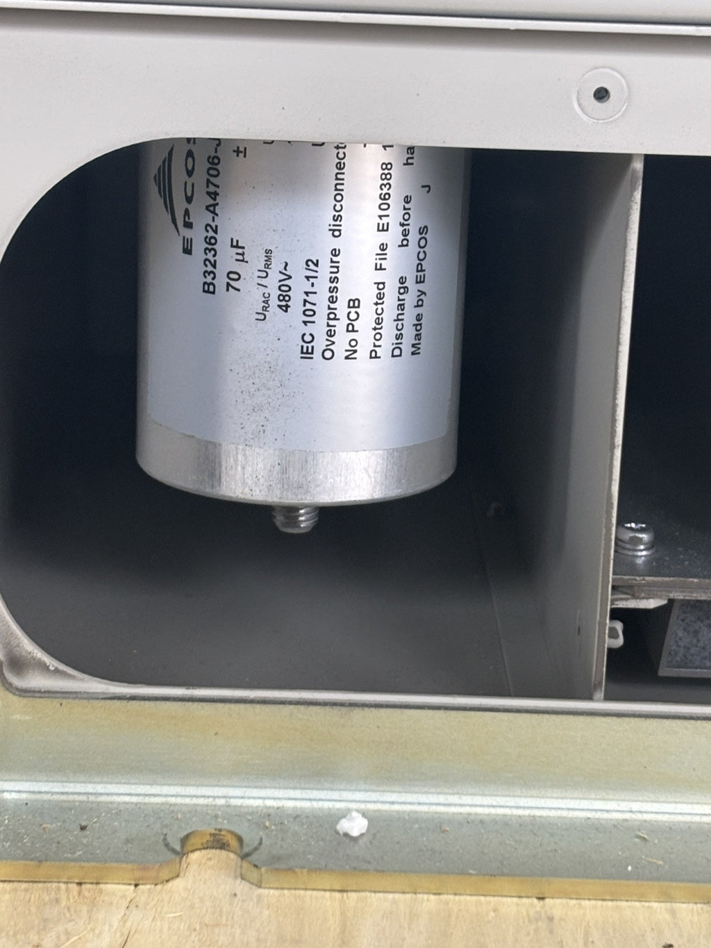 YASKAWA U1000 CIMR-UC4E0180AAA 400V 3PHASE 180A REV:A 90KW Inverter