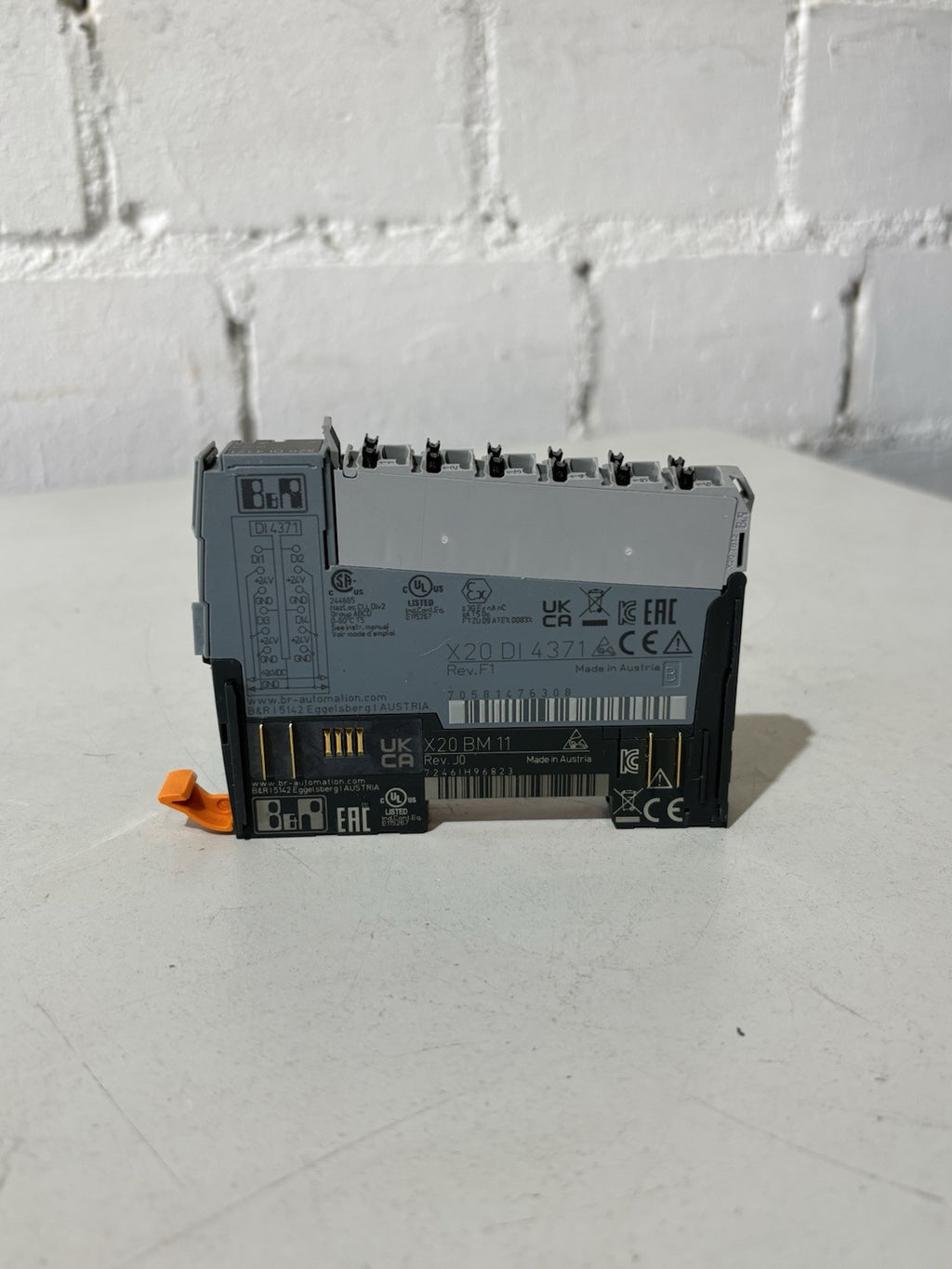 B&R X20 DI 4371 + Trägermodul X20 BM11 REV. F1 -2pieces-