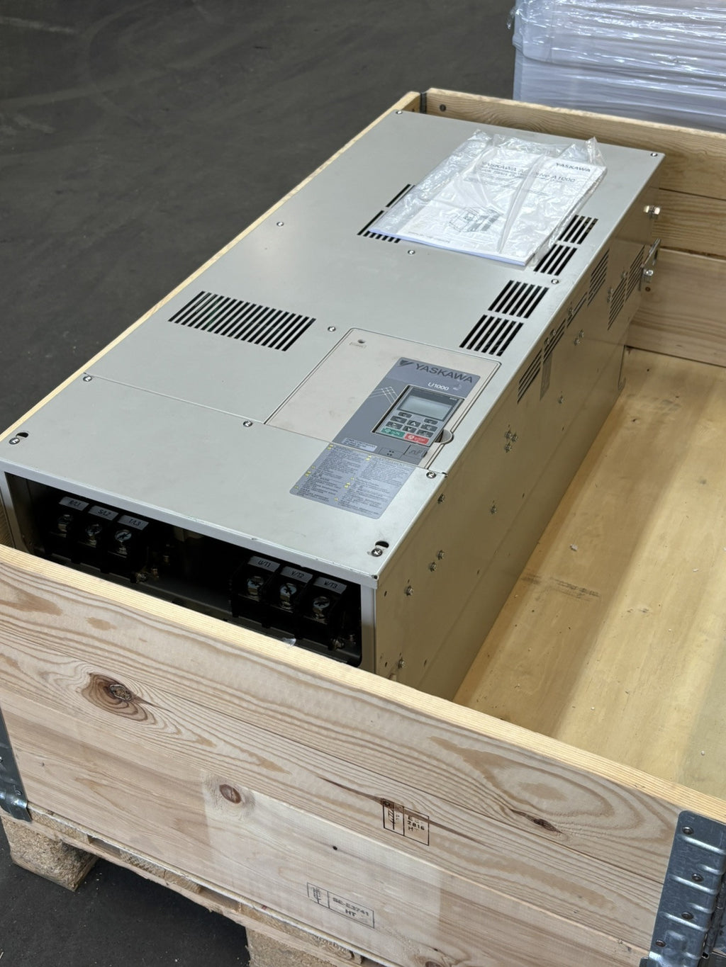YASKAWA U1000 CIMR-UC4E0180AAA 400V 3PHASE 180A REV:A 90KW Inverter