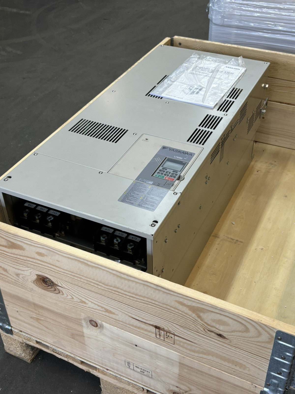 YASKAWA U1000 CIMR-UC4E0180AAA 400V 3PHASE 180A REV:A 90KW Inverter