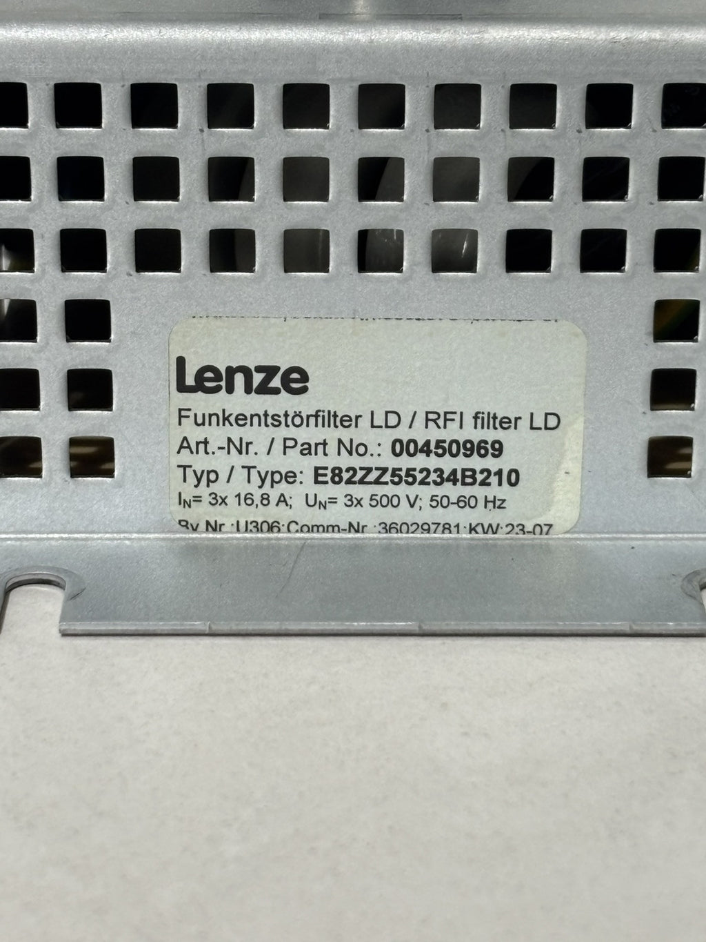 LENZE E82EV402_4C200 ID 13141967 Inverter 8200 vector