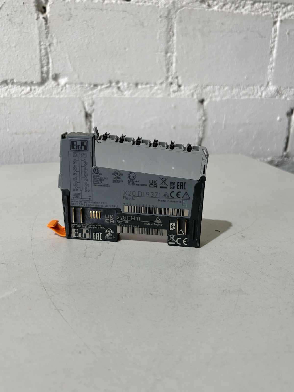 B&R X20 DI 9371 + Trägermodul X20 BM11 REV. G0 3 pieces
