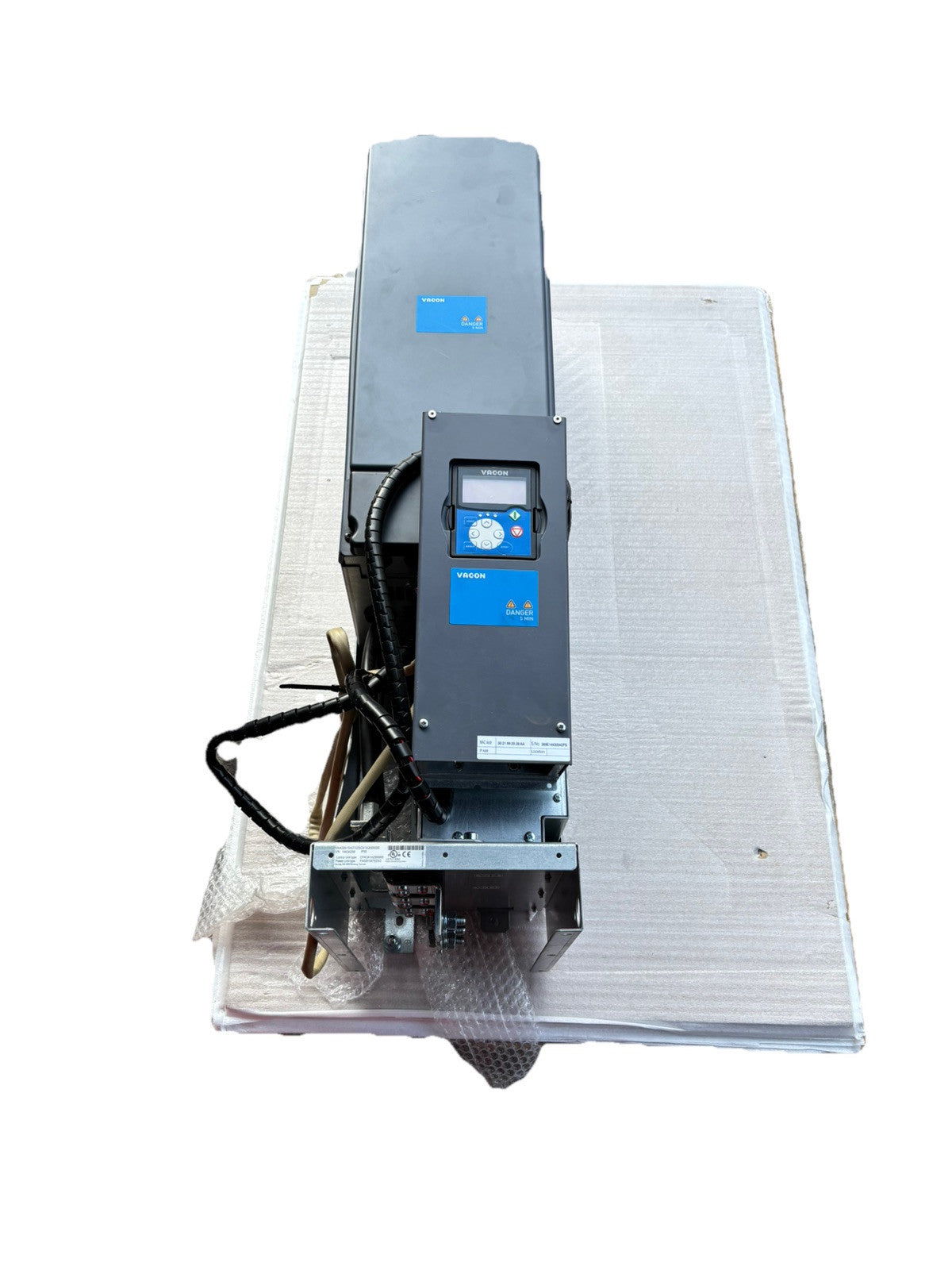 VACON NXA02615A0T02SOA1A2000000 U2: 465/800 VDC 308A	PA026150T02SO Power Unit