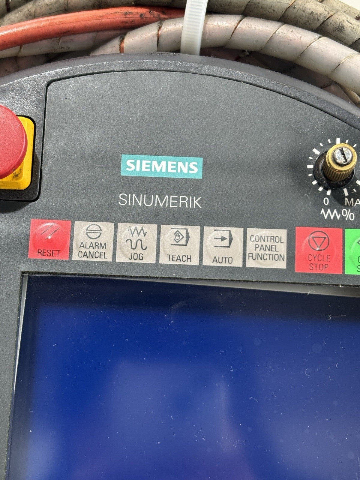 Siemens Sinumerik HT6 6FC5403-0AA10-0AA1 Version A 18m Cable Handheld