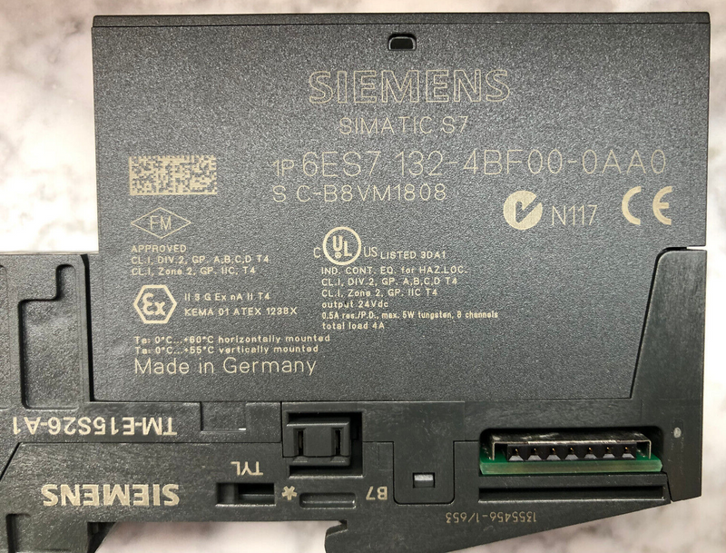 Siemens Digitalausgabe 6ES7132-4BF00-0AA0 mit 6ES7 193-4CA40-0AA0