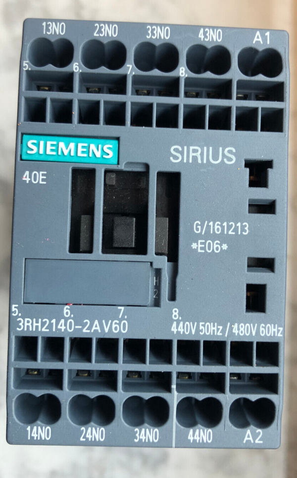 SIEMENS SIRIUS 3RH2140-2AV60 Spulenspannung 440V 50Hz