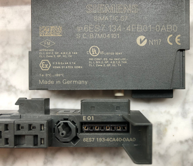 SIEMENS 6ES7 134-4FB01-0AB0 Analog Input 2AI U mit 6ES7 193-4CA40-0AA0