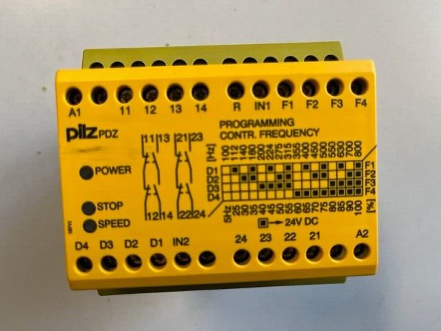 PILZ PDZ 24VDC 2S2O IDNR. 774400