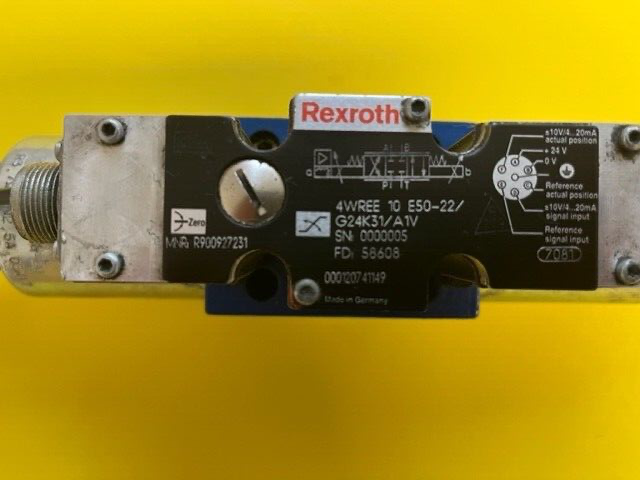 Rexroth Proportional-Wegeventil 4WREE 10 E50-22/G24K31/A1V R900927231